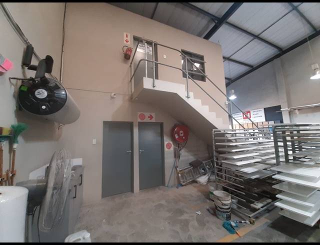 283M² WAREHOUSE TO LET IN WESTMEAD